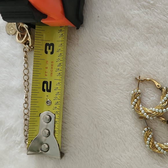 Liz Claiborne 10.75 in Necklace w 2.75 in Extension + Gold Twist+ Pearl Earrings - Picture 5 of 11